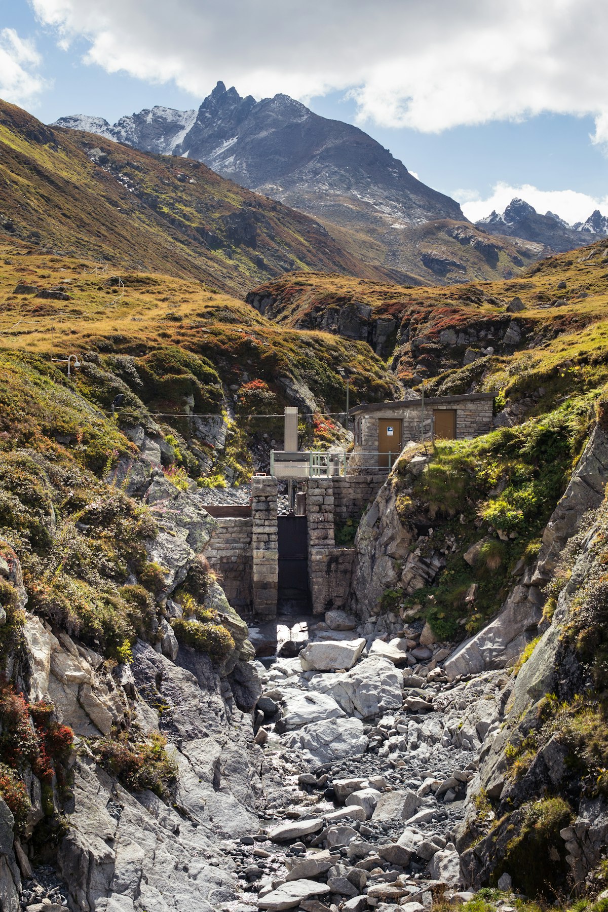 Gebirgsbach in den österreichischen Alpen